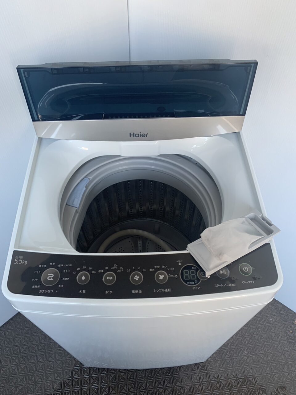 玄関前2018年製★美品★Haier☆4.5kg☆洗濯機【JW-C45A-W】洗濯脱水容量45kg
