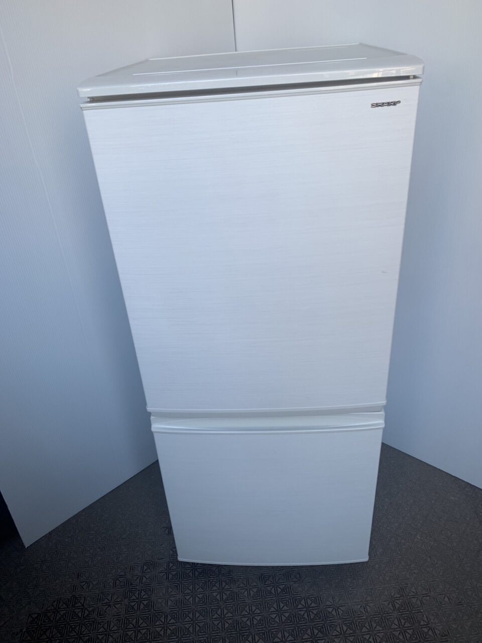 シャープSHARP SJ-D14D-W 2018年製 冷凍冷蔵庫 - 冷蔵庫